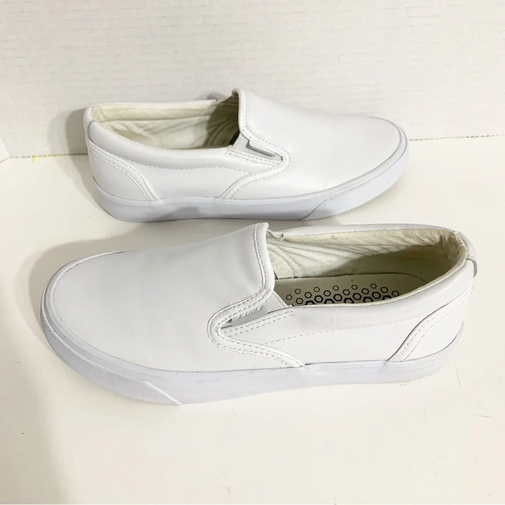 Lugz Clipper LX White Slip On Synthetic Leather Sneakers with Elastic Gore 🤍